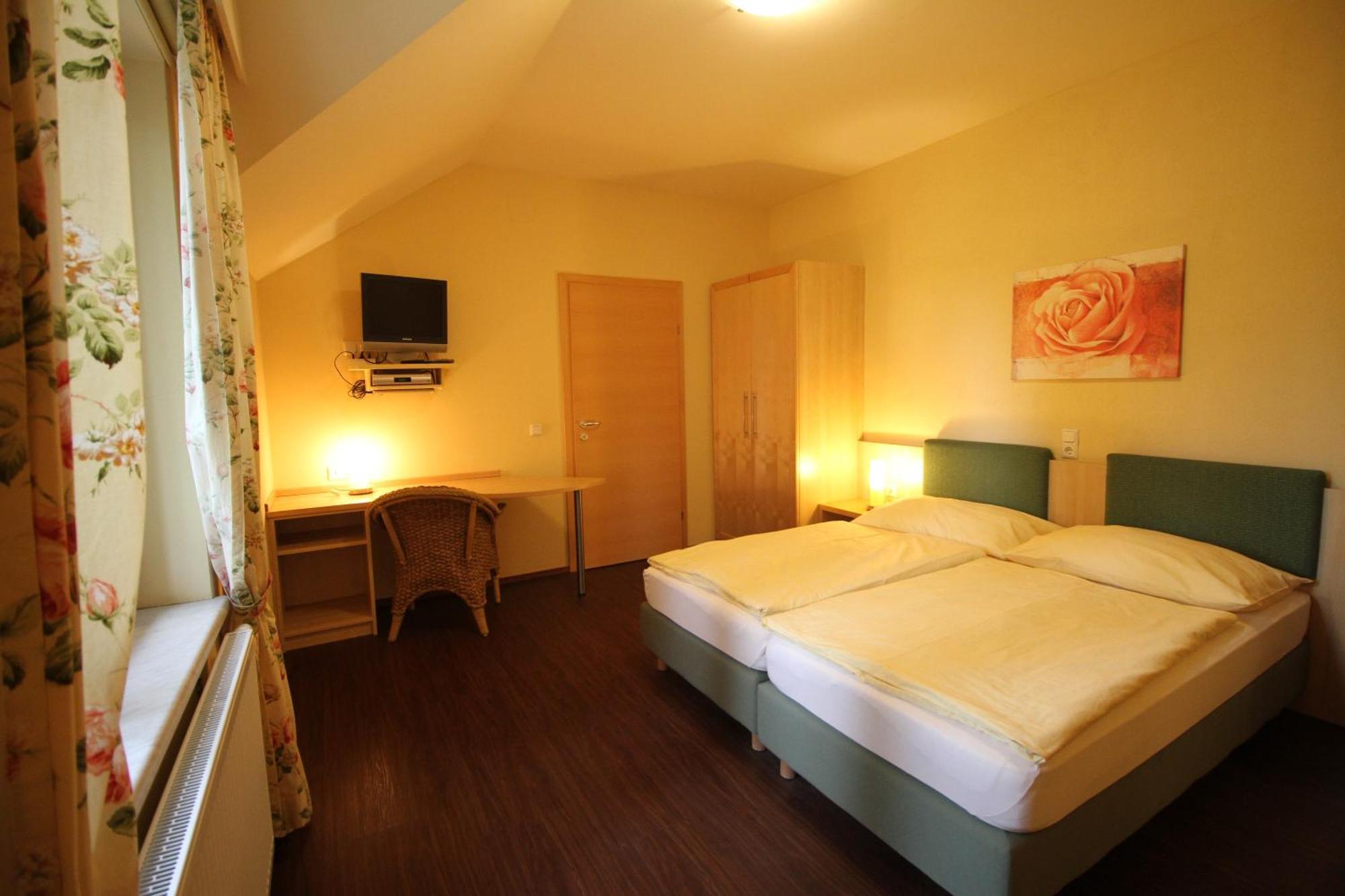 Rosenhotel - Serviced Apartments Zwentendorf Ngoại thất bức ảnh